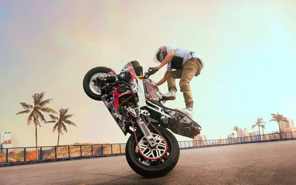 Moto Freestyle Ban Motorkerékpár Kaszkadőr — Stock Fotó
