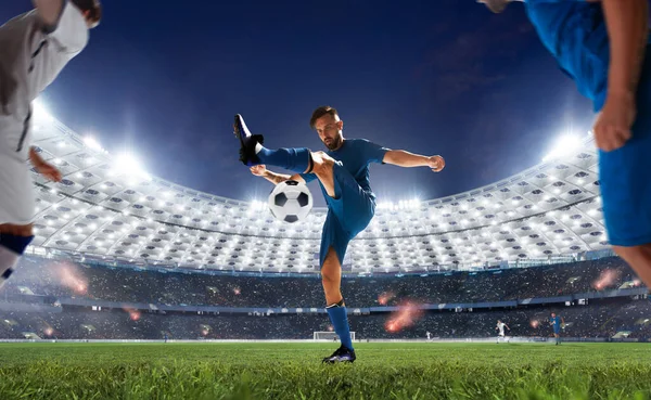 Jogadores Futebol Ação Estádio Profissional — Fotografia de Stock