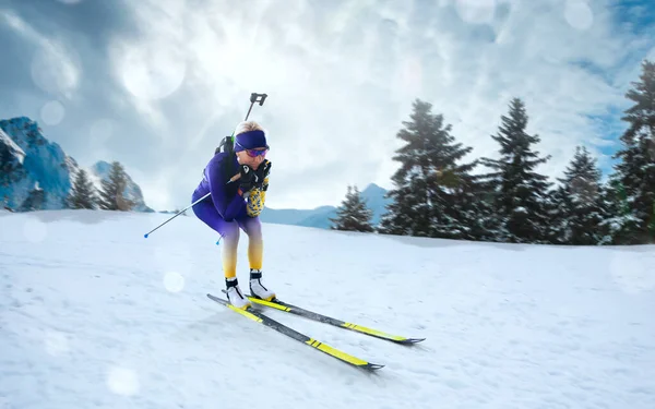 バイアスロン スキーバイアスロンチャンピオン 冬季オリンピック競技 — ストック写真