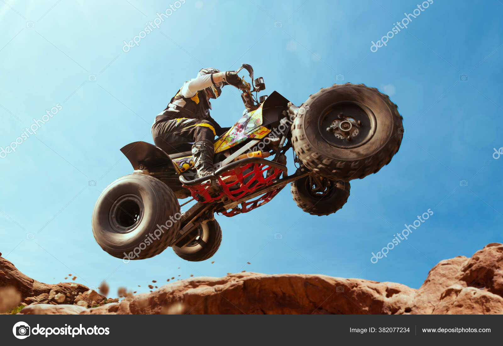 Quad Bike Dust Cloud Sand Quarry Background Atv Rider — Stock