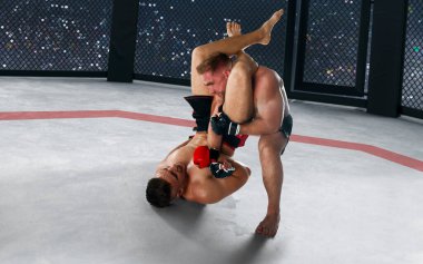 MMA dövüşçüleri. Dövüş Şampiyonası.