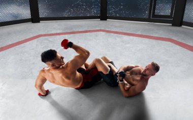 MMA dövüşçüleri. Dövüş Şampiyonası.