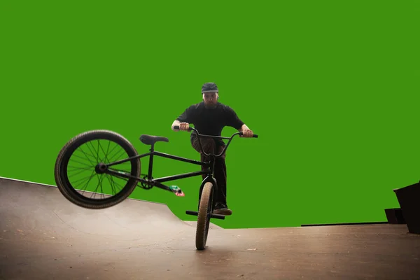 Bmx Rider Izolowany Zielonym Ekranie — Zdjęcie stockowe