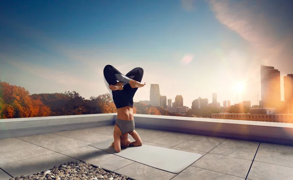 Yoga Vrouw Jonge Vrouw Doet Yoga Ochtend — Stockfoto