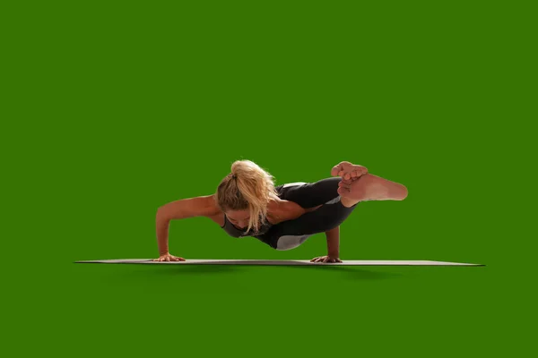 Mujer Yoga Aislada Pantalla Verde —  Fotos de Stock