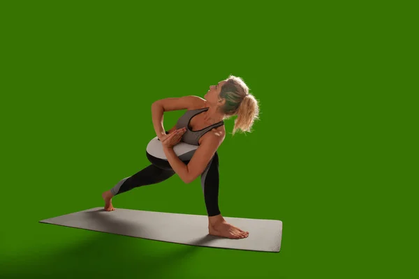 Mujer Yoga Aislada Pantalla Verde — Foto de Stock