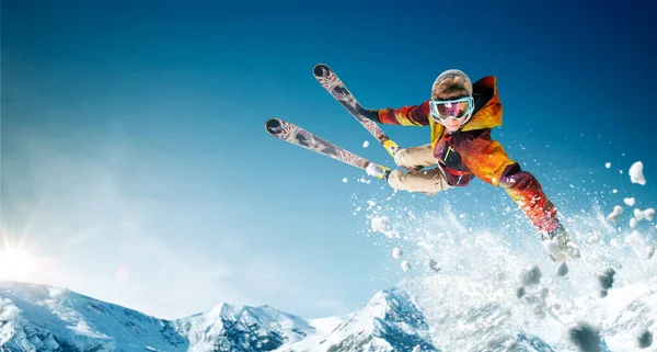 Skiing Extreme Winter Sports — Stock Photo, Image