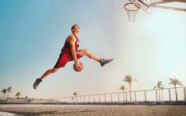 Jogadores Basquete Jogam Streetball — Fotografia de Stock