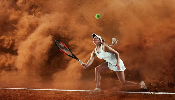 Tenis Oynayan Genç Kız — Stok fotoğraf