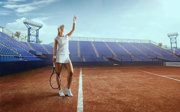 Junges Mädchen Spielt Tennis — Stockfoto