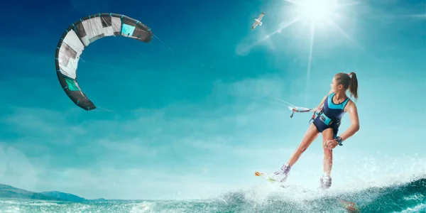 Junge Frau Beim Kitesurfen — Stockfoto