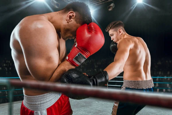 Dos Jóvenes Boxeando — Foto de Stock