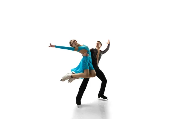 Eiskunstlauf Paar Führt Tanz Auf Dem Eis Auf — Stockfoto