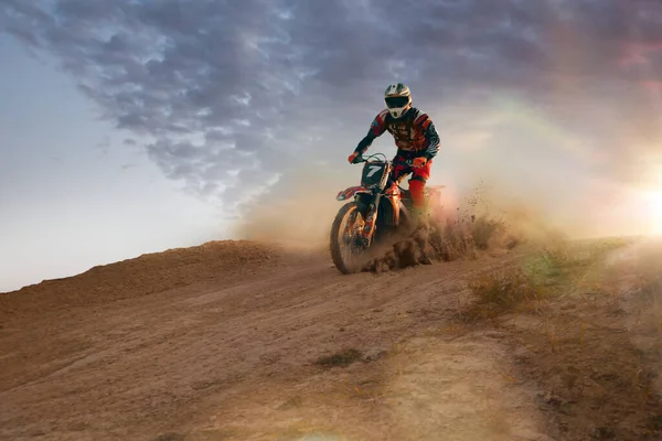 Motocross Mann Auf Dem Fahrrad — Stockfoto