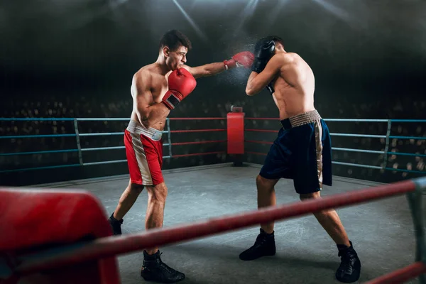 Dois Jovens Lutando Boxe — Fotografia de Stock