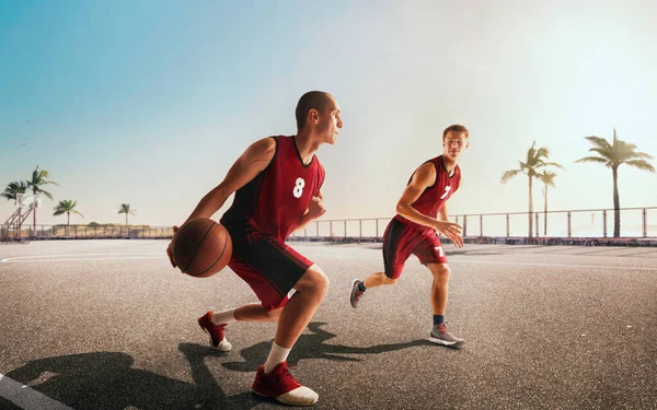 Kosárlabda Játékosok Játszanak Streetball — Stock Fotó