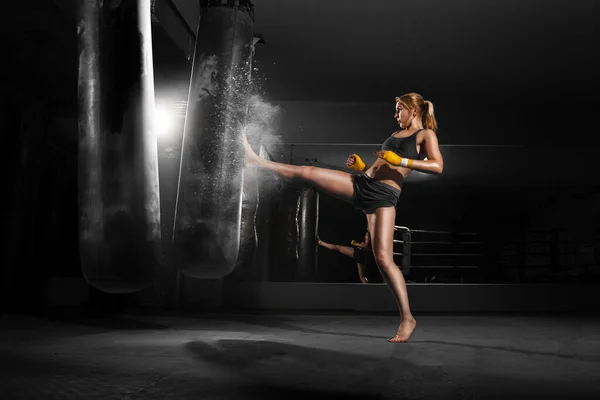 Young Sporty Kickboxing Girl — Stock Photo, Image