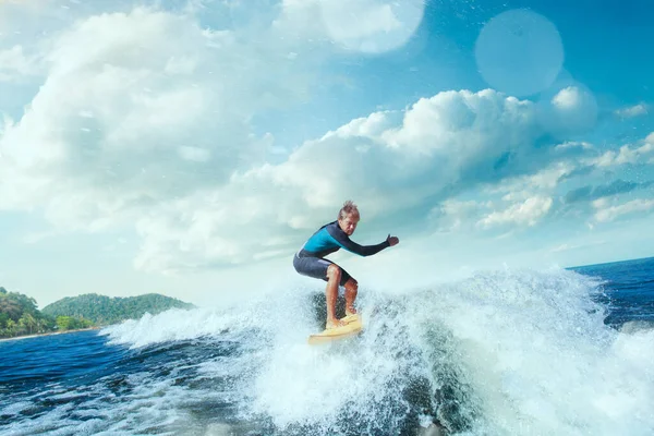 Surfer Blue Ocean Wave Getting Barreled — Stock Photo, Image
