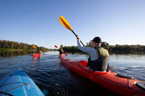 Caiaque Pessoas Remir Caiaque Canoagem Pás — Fotografia de Stock