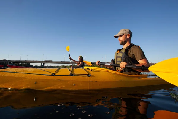 Kayak Gente Remando Kayak Piragüismo Paleando — Foto de Stock