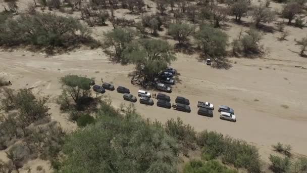 Namibya Çölü Sürüş Turist Araçların Havadan Görünümü — Stok video