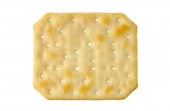 Cracker na bílém pozadí. Slané cracker close-up na bílé