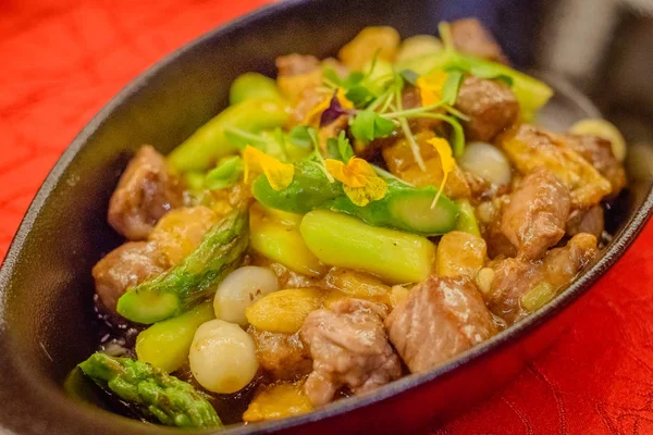 Wok Fried Australian Wagyu Beef Foie Gras Asparagus — Stock Photo, Image