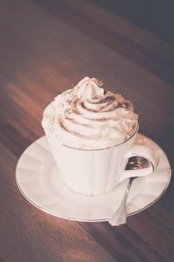 Viyana kahve beyaz Çin'deki kahve Kupası ve çay kaşığı