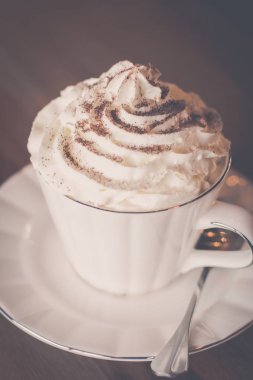 Viyana kahve beyaz Çin'deki kahve Kupası ve çay kaşığı