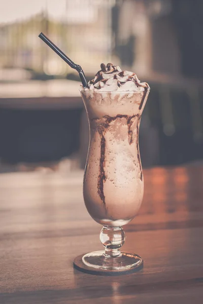 摩卡冰混合奶油和巧克力酱 — 图库照片