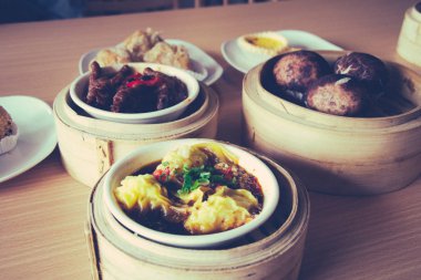 Çeşitli geleneksel Çince Dim Sum Dian Xin Çin restoranı