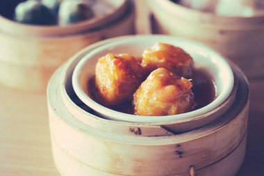 Çeşitli geleneksel Çince Dim Sum Dian Xin Çin restoranı