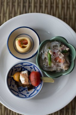 seçim sıcak ve soğuk hor d'oeurves köpüklü şampanya ile