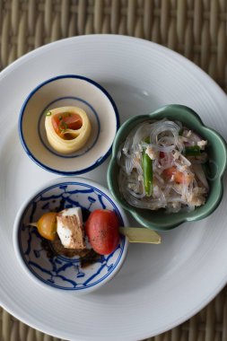 seçim sıcak ve soğuk hor d'oeurves köpüklü şampanya ile