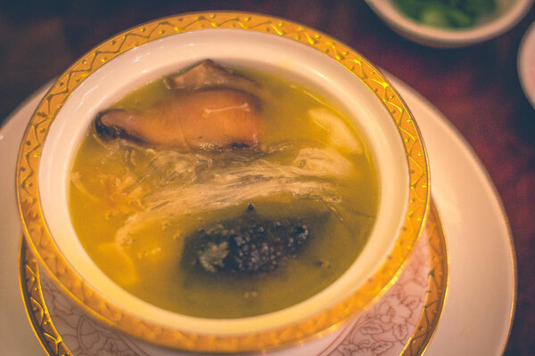 Gold Medal Monk Jump over The Wall