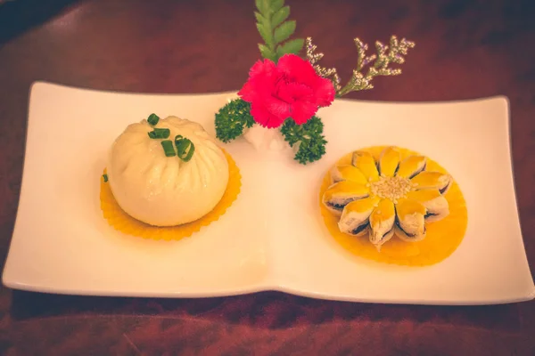 Kinesisk Dim Sum Med Bao Bulle Och Röding Siew Stekt — Stockfoto