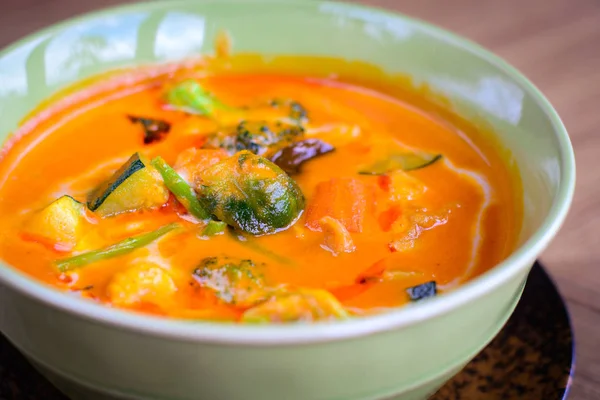 Tom Yum Suppe Mit Gemüse Mit Meeresfrüchten Und Garnelen — Stockfoto