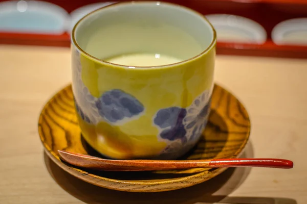 白身魚と銀杏の茶碗蒸し茶碗蒸し — ストック写真