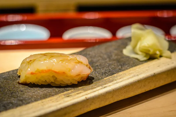 Sushi Rauwe Vis Rijst Geserveerd Een Bord — Stockfoto