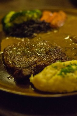 Biftek aux Poivres kara biber biftek taze biber krema soslu antrikot biftek