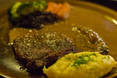 Biftek aux Poivres kara biber biftek taze biber krema soslu antrikot biftek