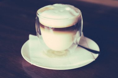 Karamela latte ve yeşil çay choco kek