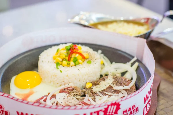 Japán curry hamburger és a marha szelet főzőlap — Stock Fotó