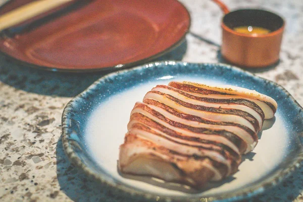 Calmar wata la grătar - jumătate de calmar japonez servit stil wata cu sos de ficat de calmar — Fotografie, imagine de stoc