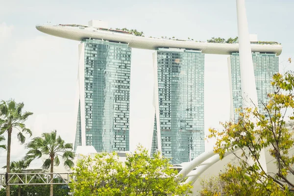 Marina Bay Sands Hotel w Marina Bay w Singapurze — Zdjęcie stockowe