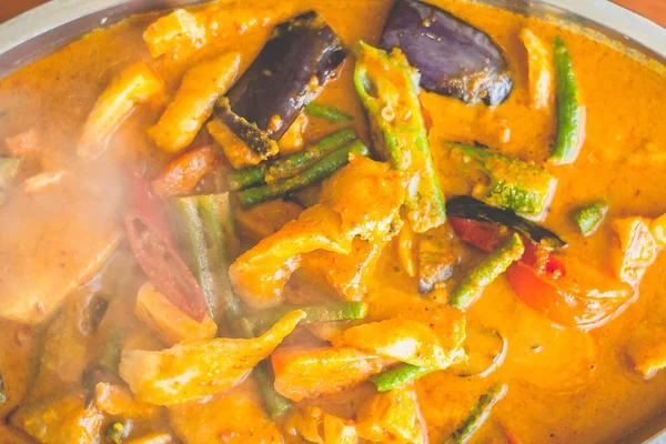 Curry Assam Fish slice with eggplant brinjal okra lady's fingers long beans snap beans — Stock Photo, Image