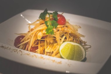 yeşil papaya, kiraz domates, kaju fıstığı ile tay yeşil papaya salatası ve beyaz bir porselen tabaktabaktabaktabaktabaktabaktabaktabaktabaktabaktabaktabaktabaktabaktabaktabaktabaktabaktabaktabaktabaktabaktabaktabaktabaktabaktabaktabaktabaktabaktabaktabaktabaktabaktabaktabak tabaktabak tabaktabaktabaktabaktabaktabaktabaktabaktabaktabaktabaktabaktabak tabaktabak tabaktabak tabaktabak tabaktabak tabaktabak tabaktabak