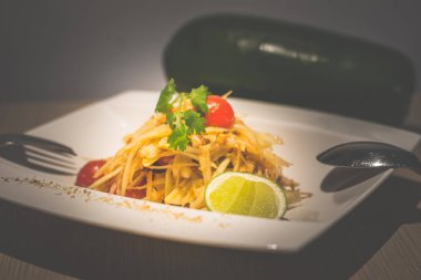 yeşil papaya, kiraz domates, kaju fıstığı ile tay yeşil papaya salatası ve beyaz bir porselen tabaktabaktabaktabaktabaktabaktabaktabaktabaktabaktabaktabaktabaktabaktabaktabaktabaktabaktabaktabaktabaktabaktabaktabaktabaktabaktabaktabaktabaktabaktabaktabaktabaktabaktabaktabak tabaktabak tabaktabaktabaktabaktabaktabaktabaktabaktabaktabaktabaktabaktabak tabaktabak tabaktabak tabaktabak tabaktabak tabaktabak tabaktabak