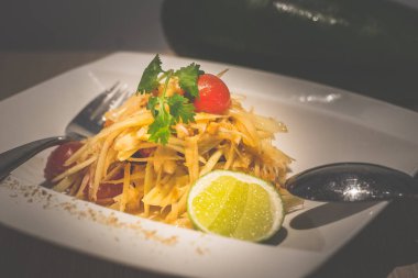 yeşil papaya, kiraz domates, kaju fıstığı ile tay yeşil papaya salatası ve beyaz bir porselen tabaktabaktabaktabaktabaktabaktabaktabaktabaktabaktabaktabaktabaktabaktabaktabaktabaktabaktabaktabaktabaktabaktabaktabaktabaktabaktabaktabaktabaktabaktabaktabaktabaktabaktabaktabak tabaktabak tabaktabaktabaktabaktabaktabaktabaktabaktabaktabaktabaktabaktabak tabaktabak tabaktabak tabaktabak tabaktabak tabaktabak tabaktabak