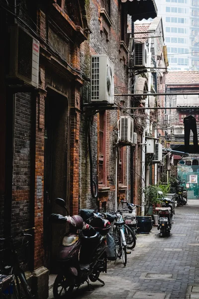 上海市张源石库门古城墙社区及其建筑 — 图库照片